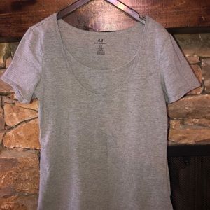 3/$20 🔥 Gray H&M nursing tee